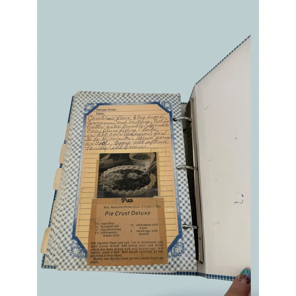 Vintage Keepsake Recipe Collection Cookbook Full of Handwritten Recipes